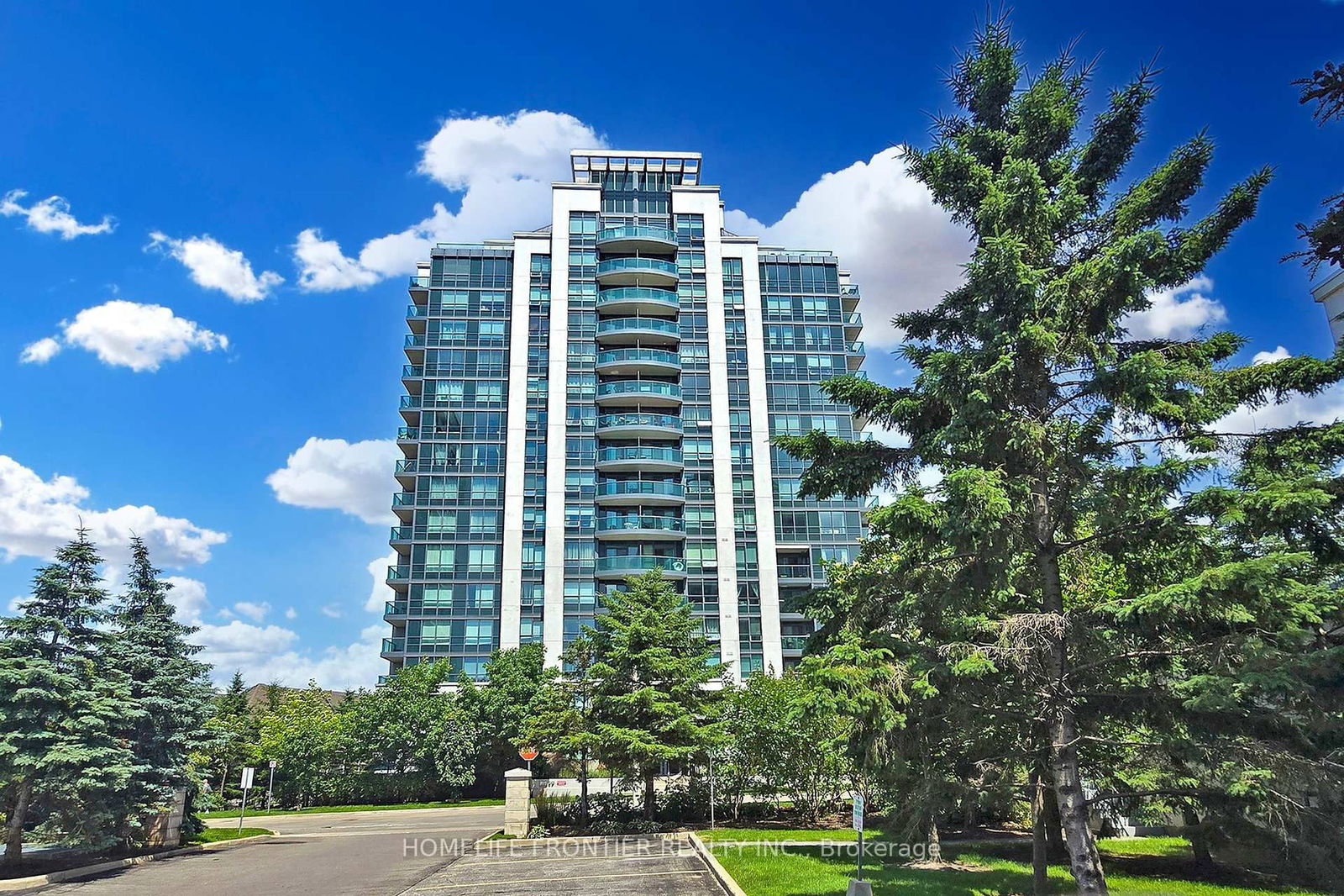 Condo leased at 619-30 North Park Road, Vaughan, Beverley Glen, L4J 0G6 - MLS: N11993112