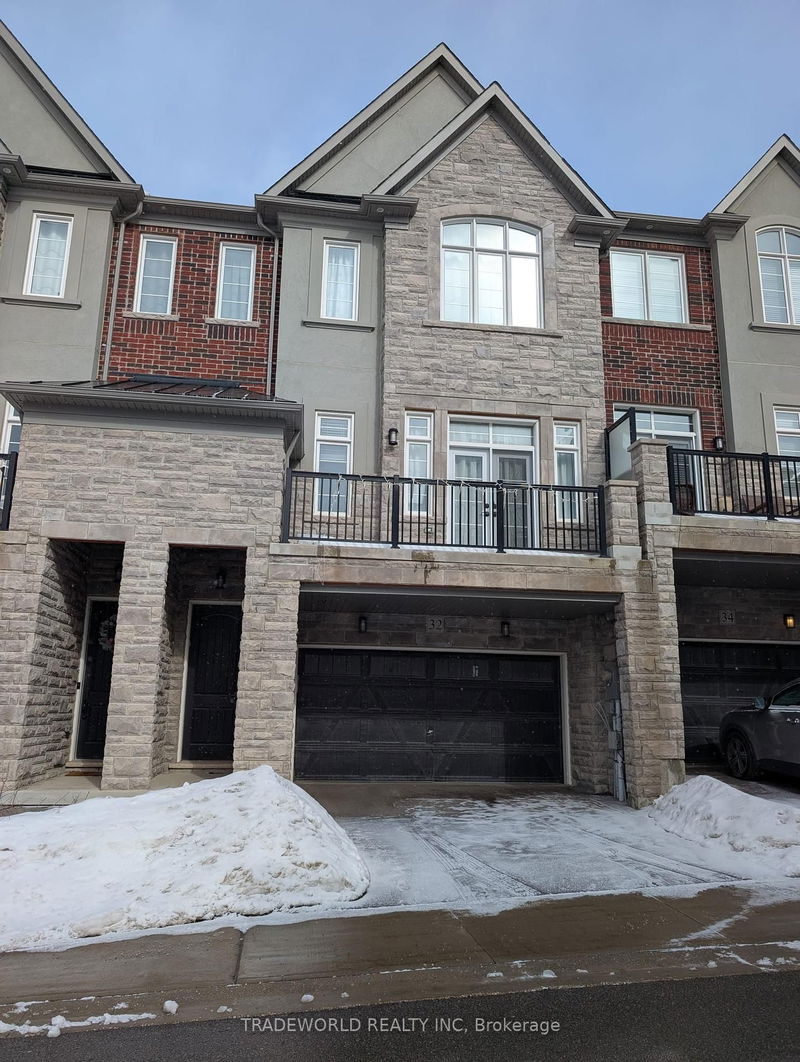 home for lease on 32 Island Green Lane