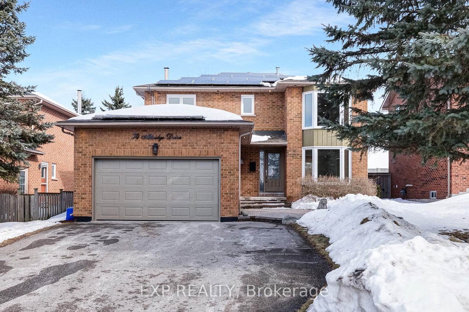 Detached House for sale at 74 Attridge Drive, Aurora, Aurora Village, L4G 6J4 - MLS: N11996357