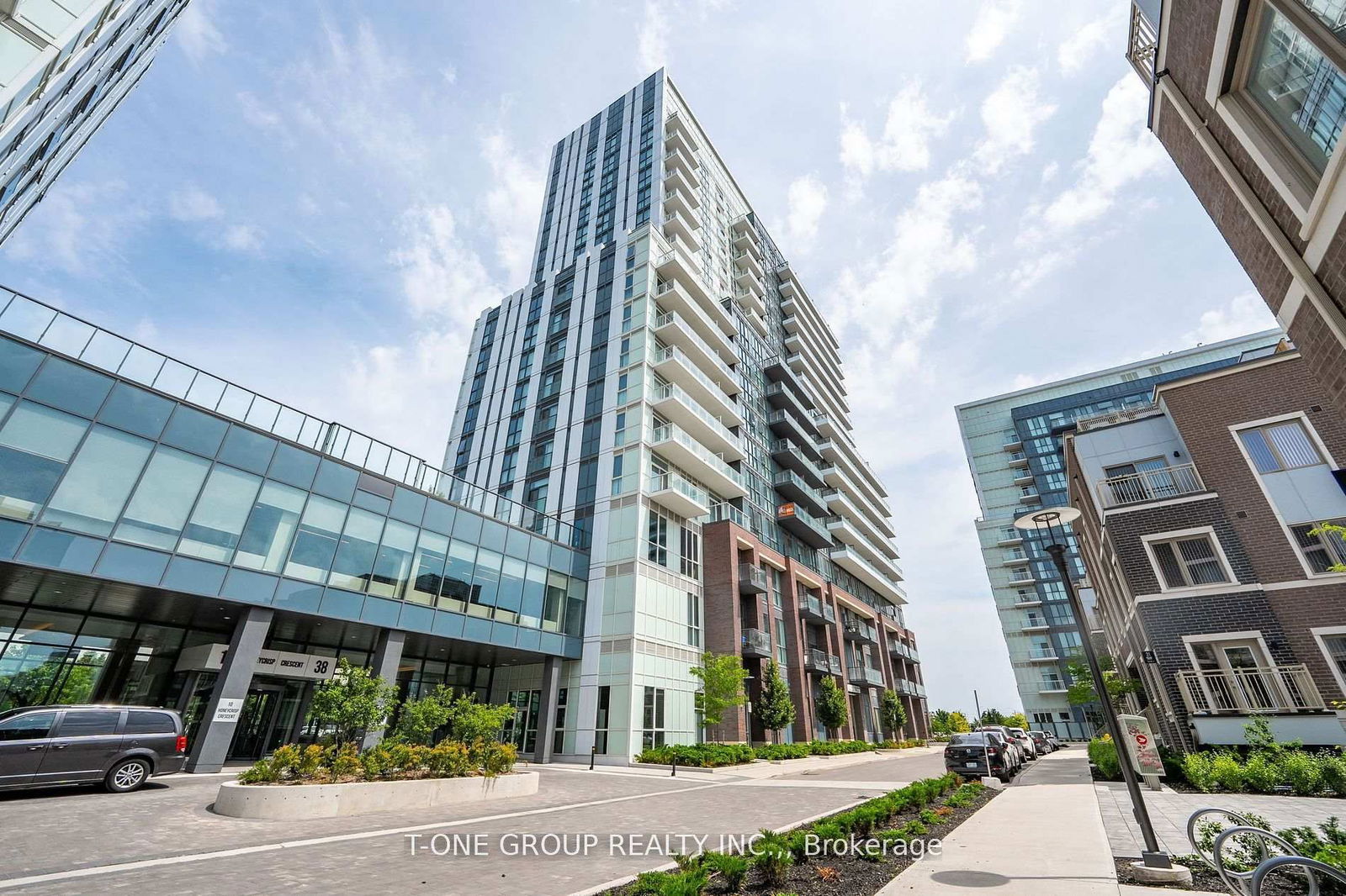 Condo for sale at 921-38 Honeycrisp Crescent, Vaughan, Vaughan Corporate Centre, L4K 0M8 - MLS: N11996539