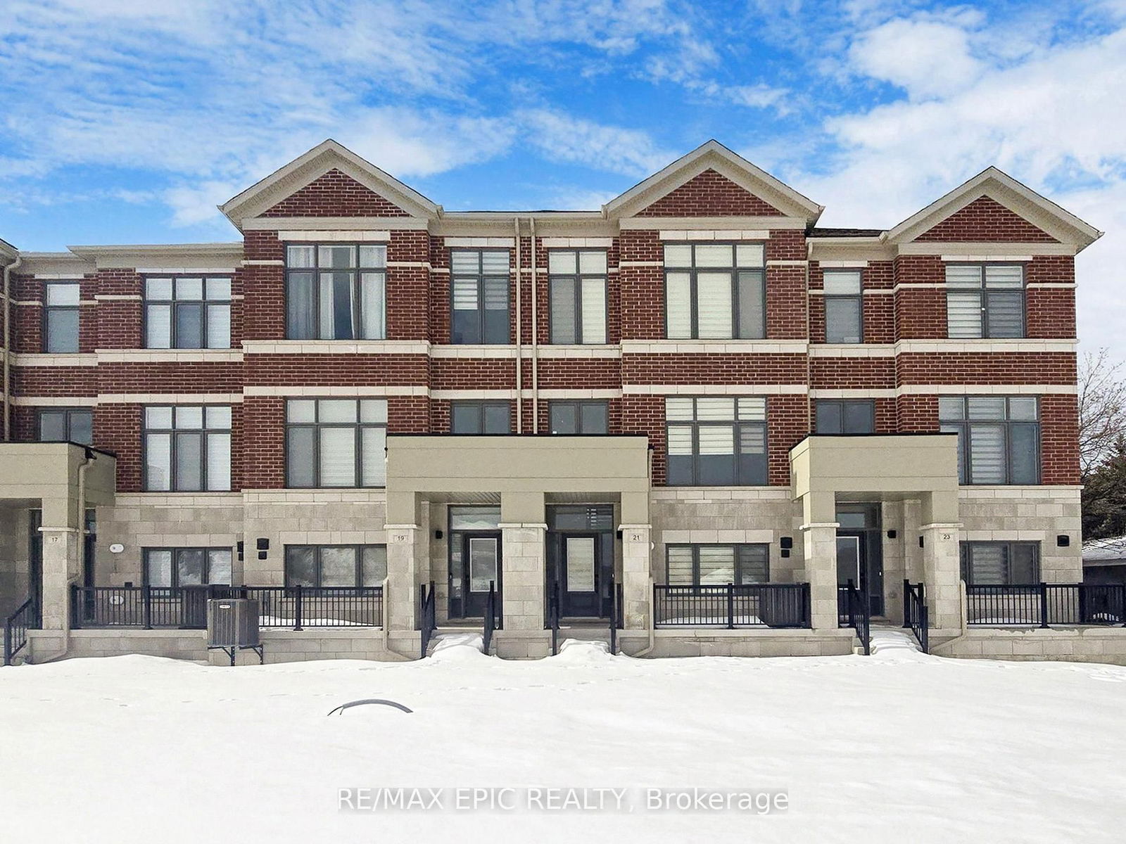 Townhouse leased at 21 Onigam Lane, Richmond Hill, Rural Richmond Hill, L4S 0N8 - MLS: N11996609