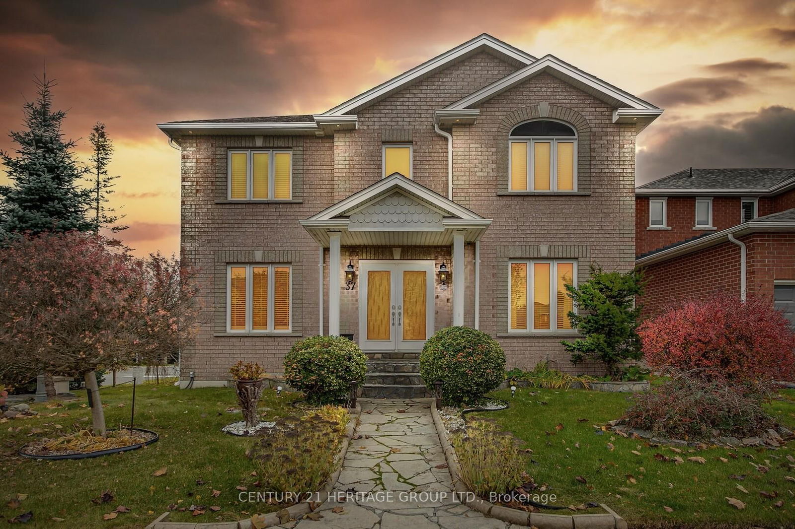 Detached House for sale at 37 Saint Avenue, Bradford West Gwillimbury, Bradford, L3Z 3E6 - MLS: N11997018