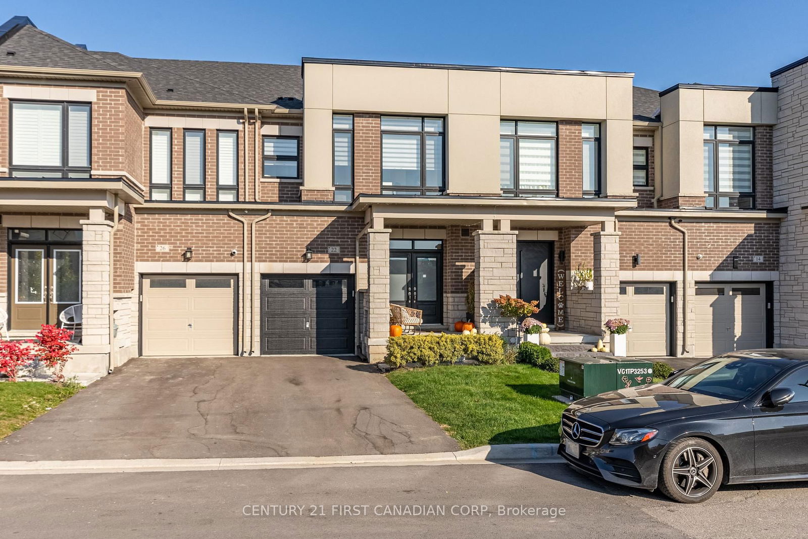 Townhouse for sale at 22 Ghent Drive, Vaughan, Kleinburg, L4H 4T8 - MLS: N11997190