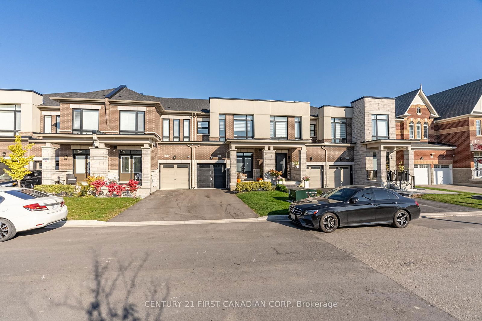 Townhouse for sale at 22 Ghent Drive, Vaughan, Kleinburg, L4H 4T8 - MLS: N11997190