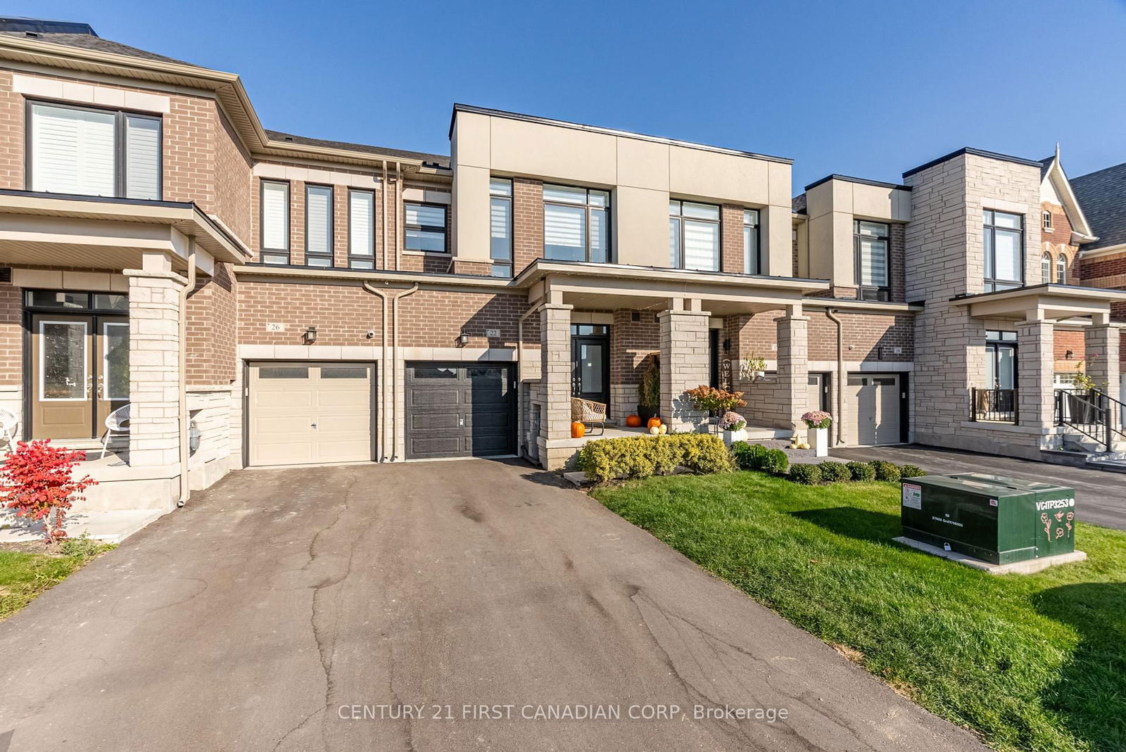 Townhouse for sale at 22 Ghent Drive, Vaughan, Kleinburg, L4H 4T8 - MLS: N11997190