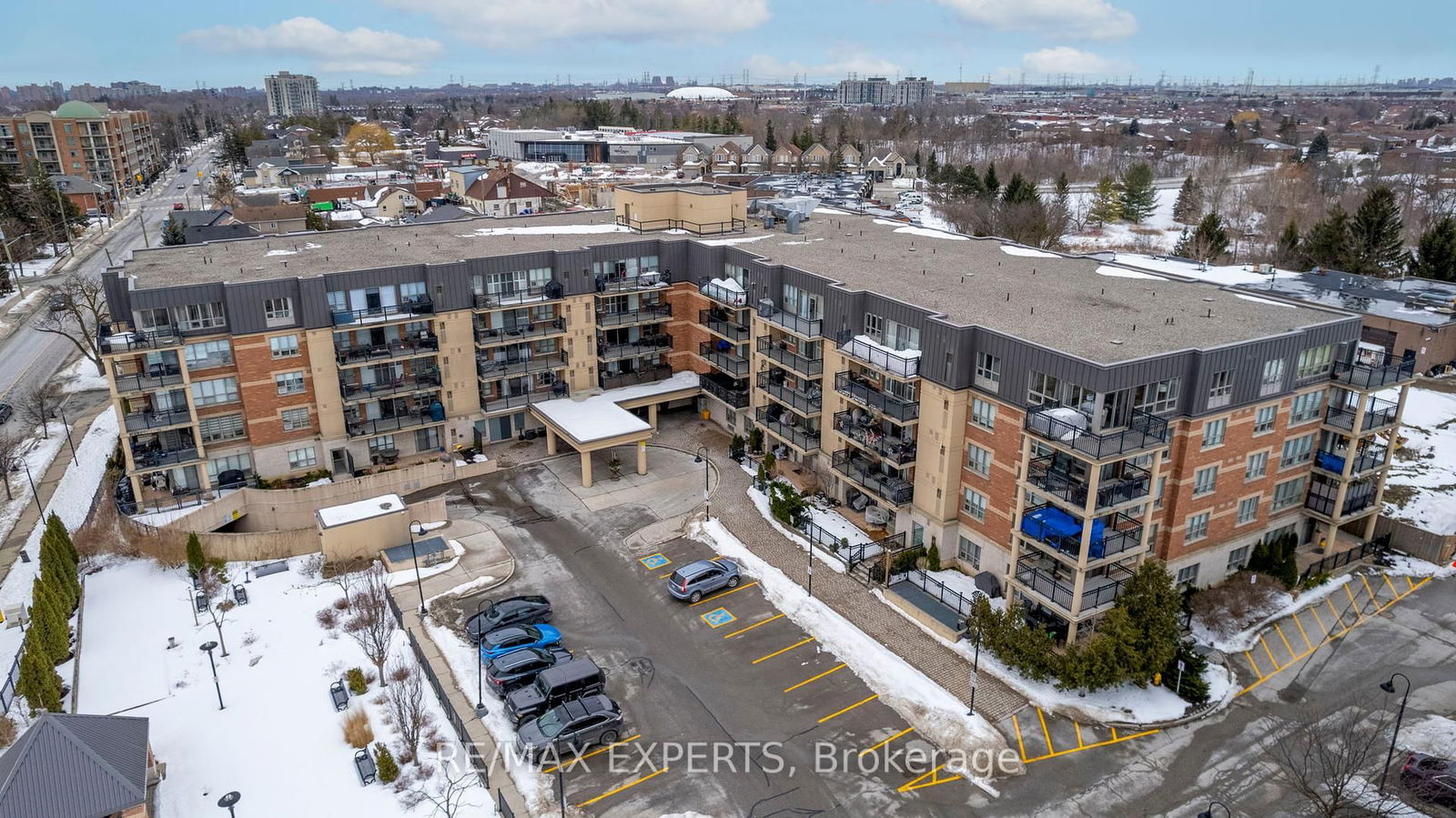 Condo for sale at 212-8026 Kipling Avenue, Vaughan, West Woodbridge, L4L 2A1 - MLS: N11997355