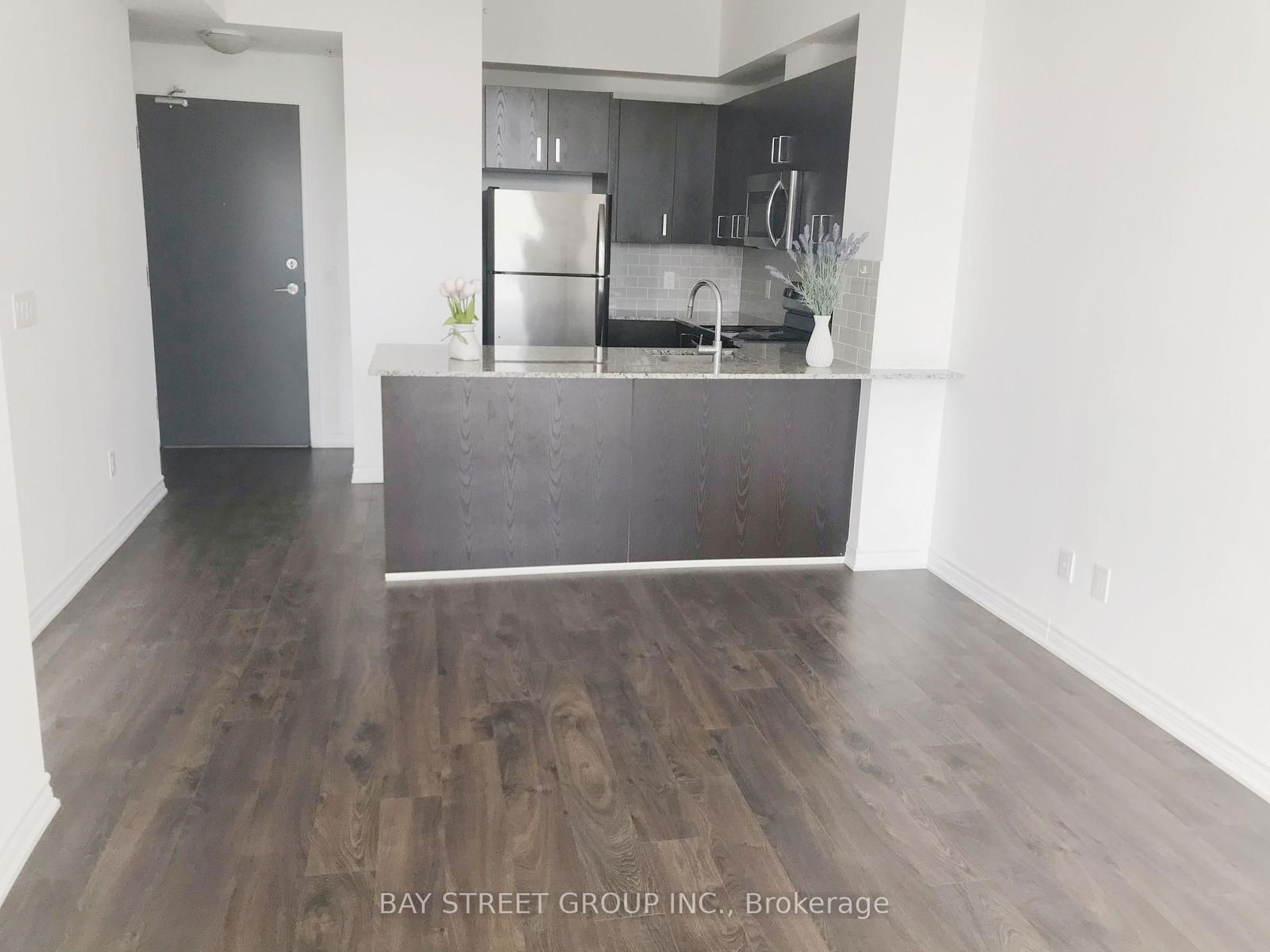 Condo leased at 502-11611 Yonge Street, Richmond Hill, Jefferson, L4E 1G2 - MLS: N11997396