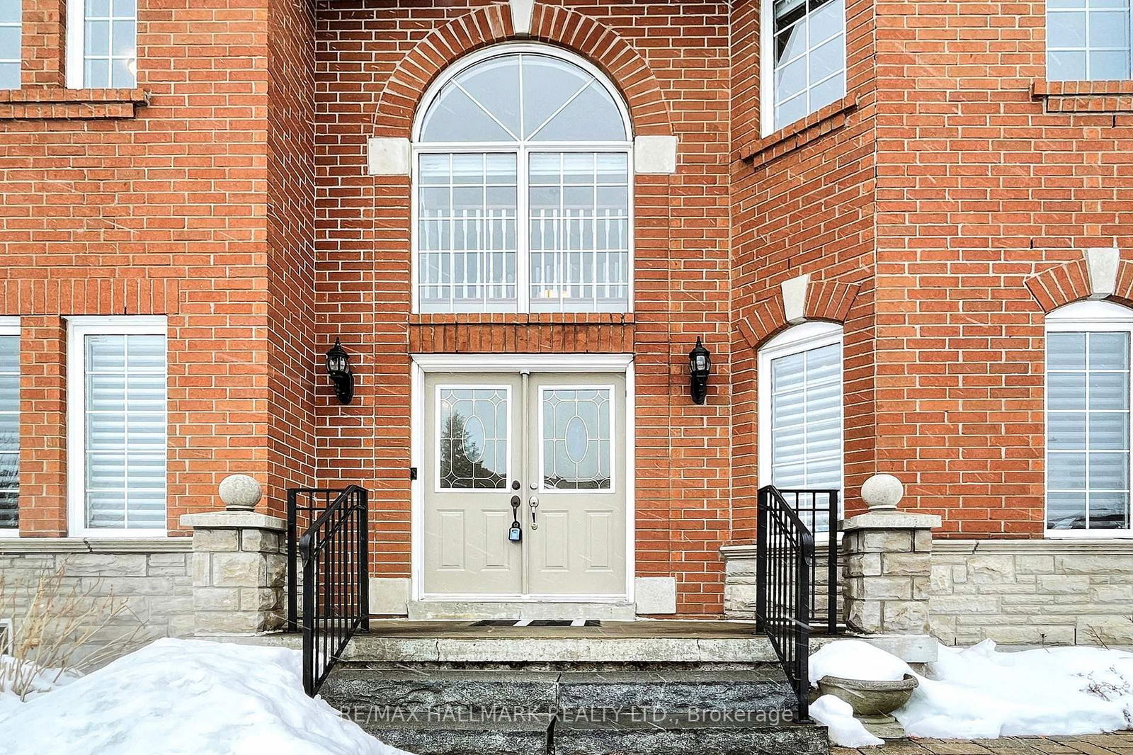 Townhouse for sale at 1 Edgemont Court, Richmond Hill, Westbrook, L4S 2H8 - MLS: N11997577