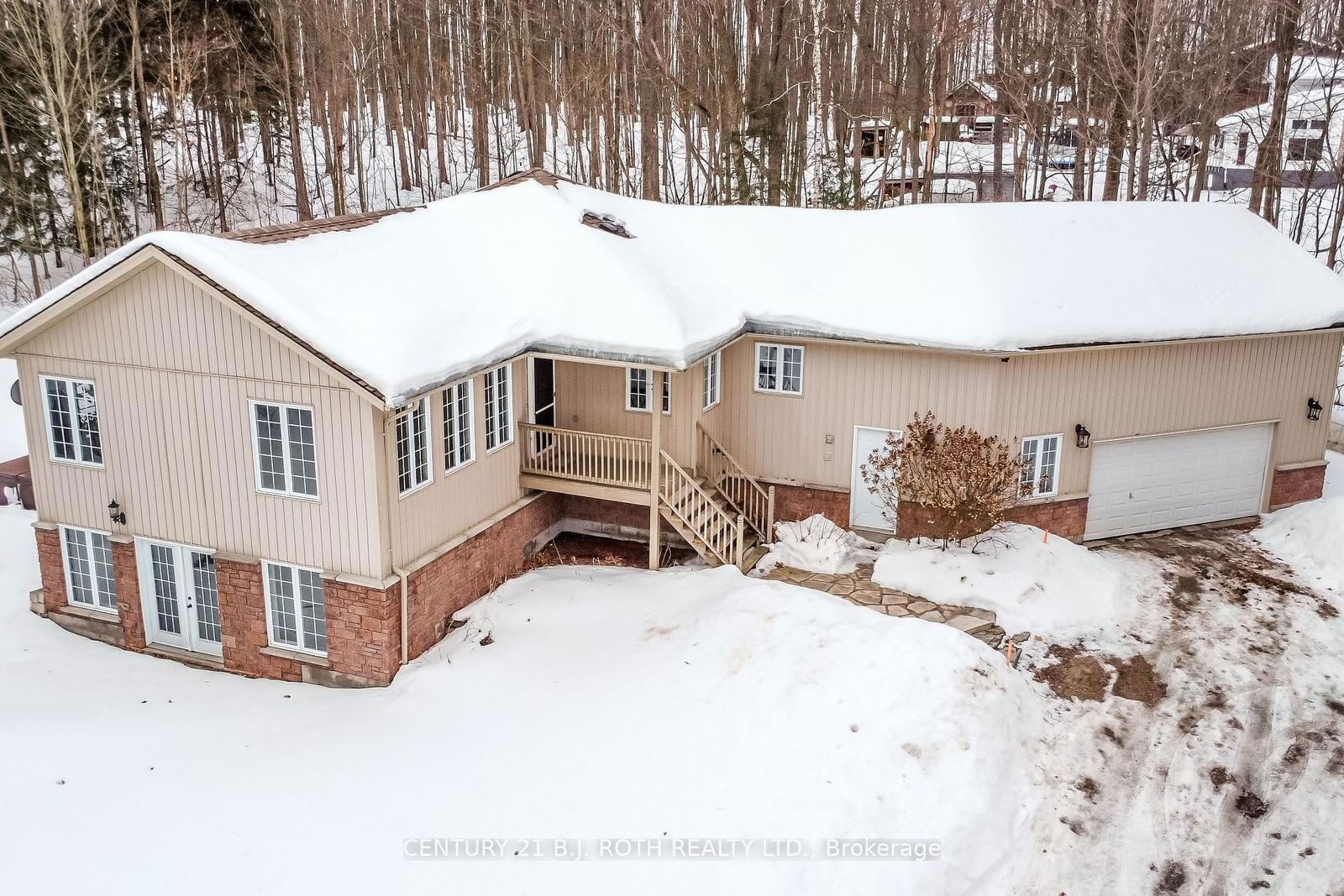 Detached House sold at 4927 25 Side Road, Essa, Rural Essa, L4M 4S4 - MLS: N11997579