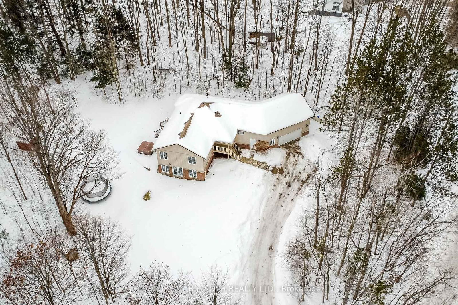 Detached House sold at 4927 25 Side Road, Essa, Rural Essa, L4M 4S4 - MLS: N11997579