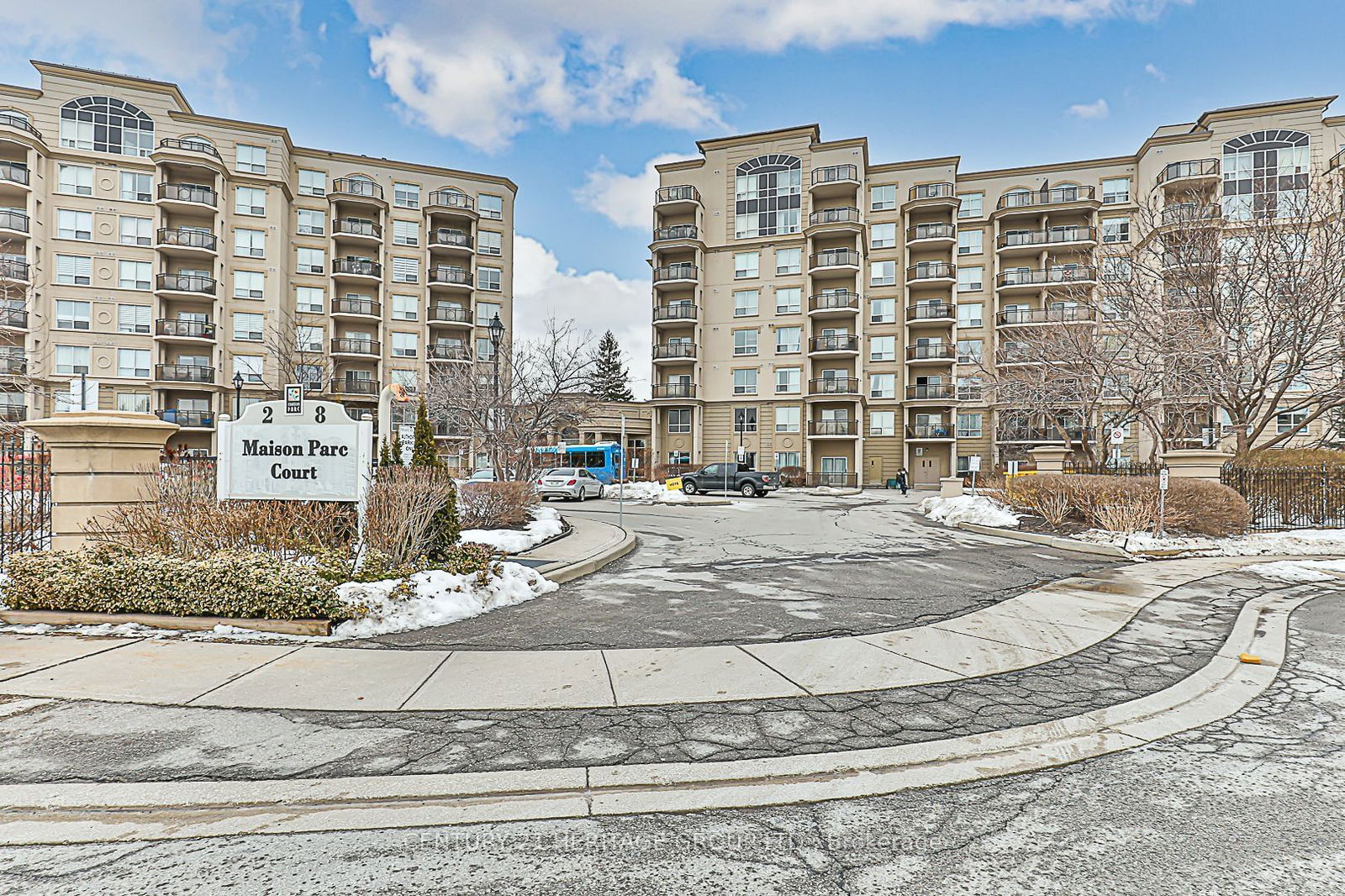 Condo for sale at 305-8 Maison Parc Court, Vaughan, Lakeview Estates, L4J 9K5 - MLS: N11997584