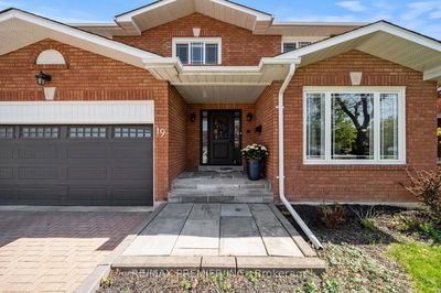 19 Claudia Ave, Vaughan - West Woodbridge image-0-2