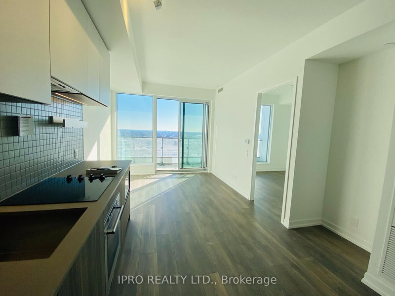 5907 - 5 Buttermill Ave, Vaughan, L4K 0J5 | Image 3