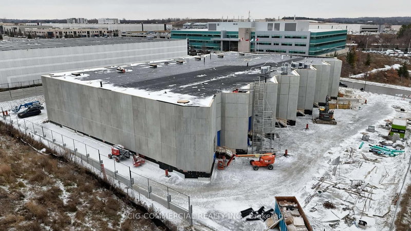 6 - 32 Don Hillock Dr, Aurora, L4G 0H6 | Image 2