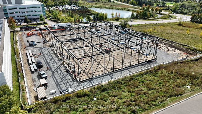 4/5/6 - 32 Don Hillock Dr, Aurora, L4G 0H6 | Image 3