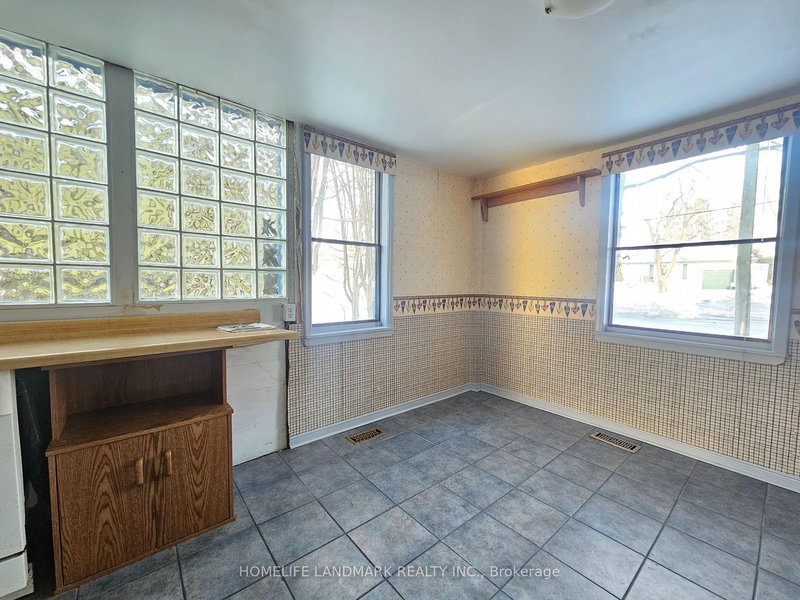 18846 Leslie St, East Gwillimbury, L0G 1V0 | Image 3