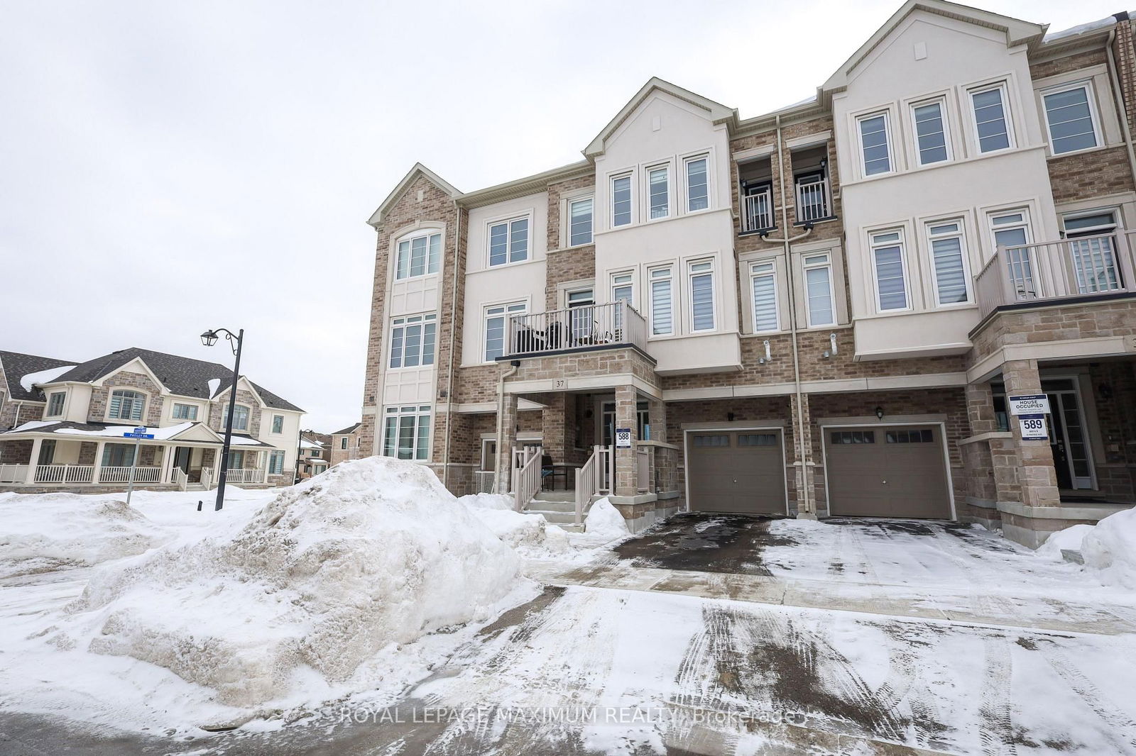 Townhouse for sale at 37 Montrose Boulevard, Bradford West Gwillimbury, Bradford, L3Z 4P3 - MLS: N11999266