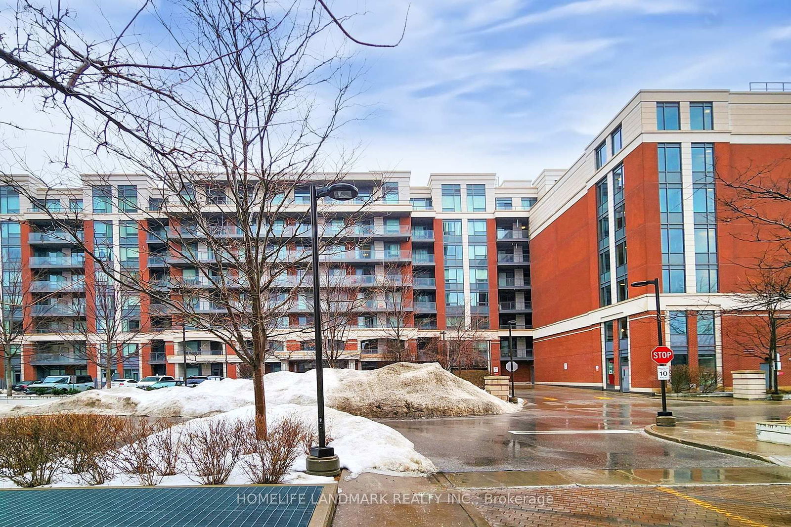 Condo for sale at 223-8228 Birchmount Road, Markham, Unionville, L3R 1A6 - MLS: N11999356