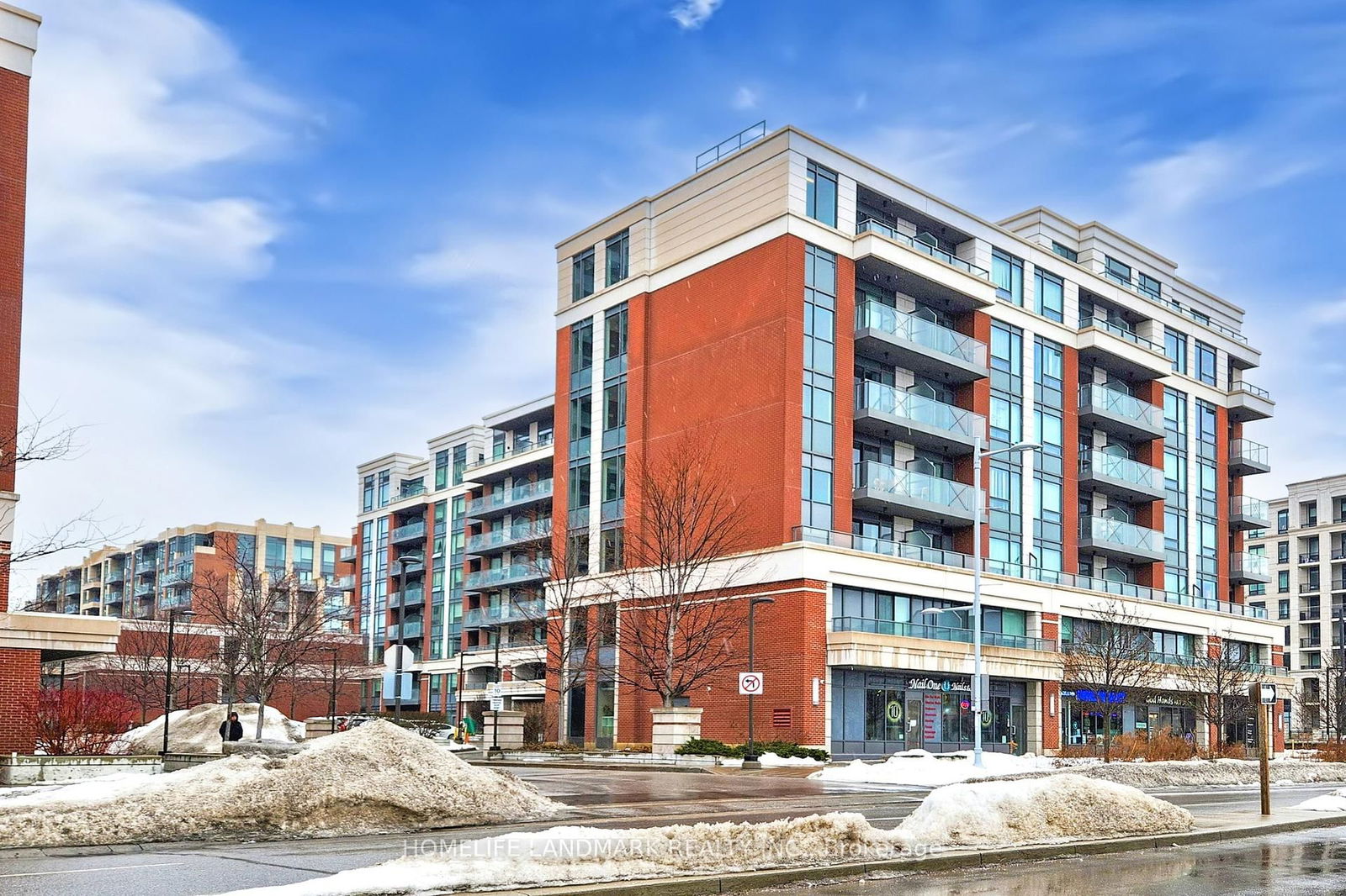 Condo for sale at 223-8228 Birchmount Road, Markham, Unionville, L3R 1A6 - MLS: N11999356