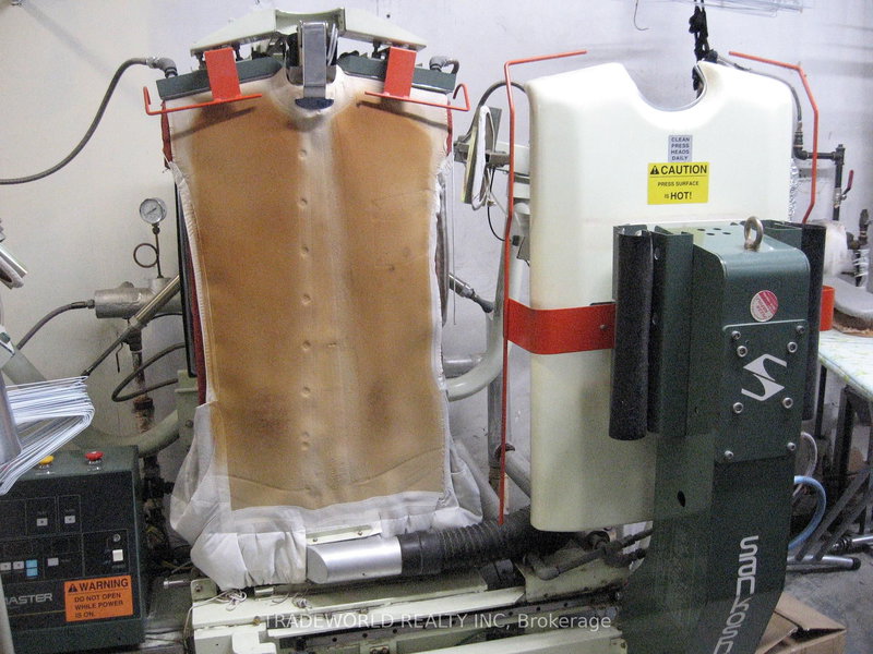 2B - 8100 Yonge St, Vaughan, L4J 6W6 | Image 3