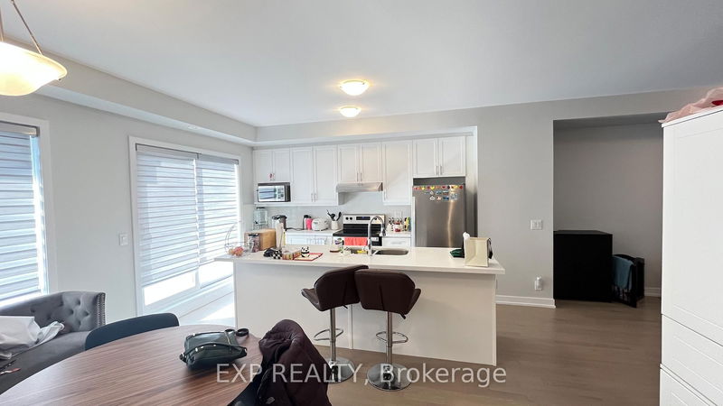 home for lease on 19 Vanderbergh Avenue
