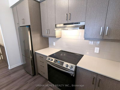Unit 29 — 21 Honeycrisp Cres, Vaughan - Vaughan Corporate Centre image-0-4