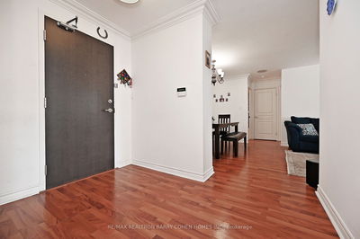 Unit 207 — 29 Northern Heights Dr, Richmond Hill - Langstaff image-0-4