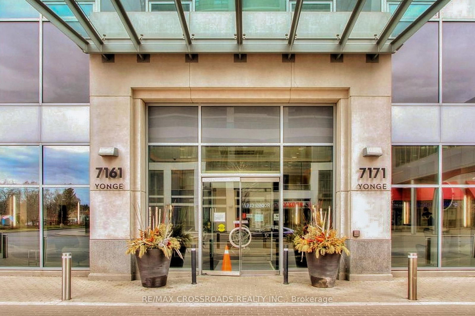 Condo for sale at 2408-7171 Yonge Street, Markham, Thornhill, L3T 0C5 - MLS: N12001232