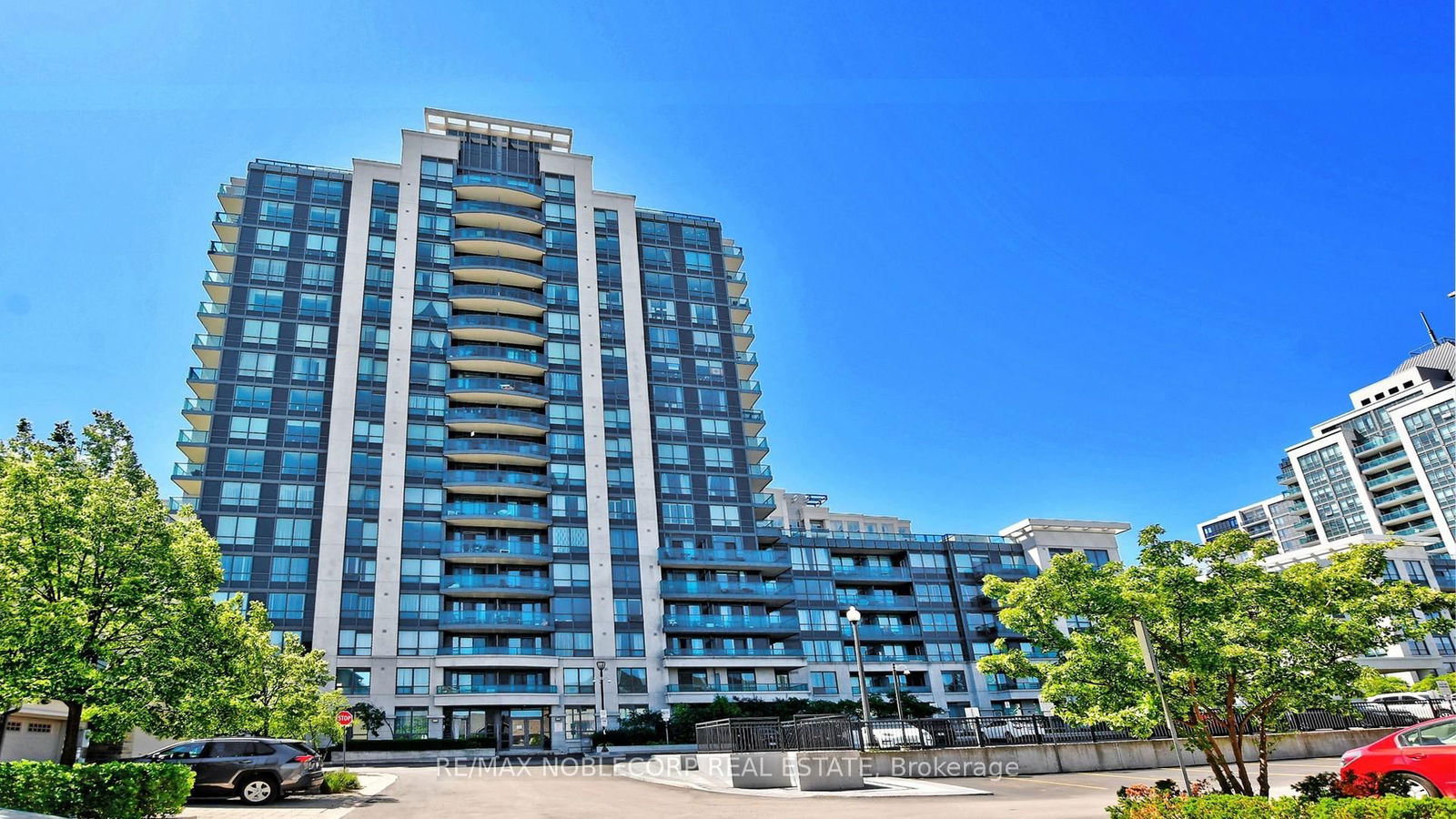 Condo for lease at 516-20 North Park Road, Vaughan, Beverley Glen, L4J 0G7 - MLS: N12001598