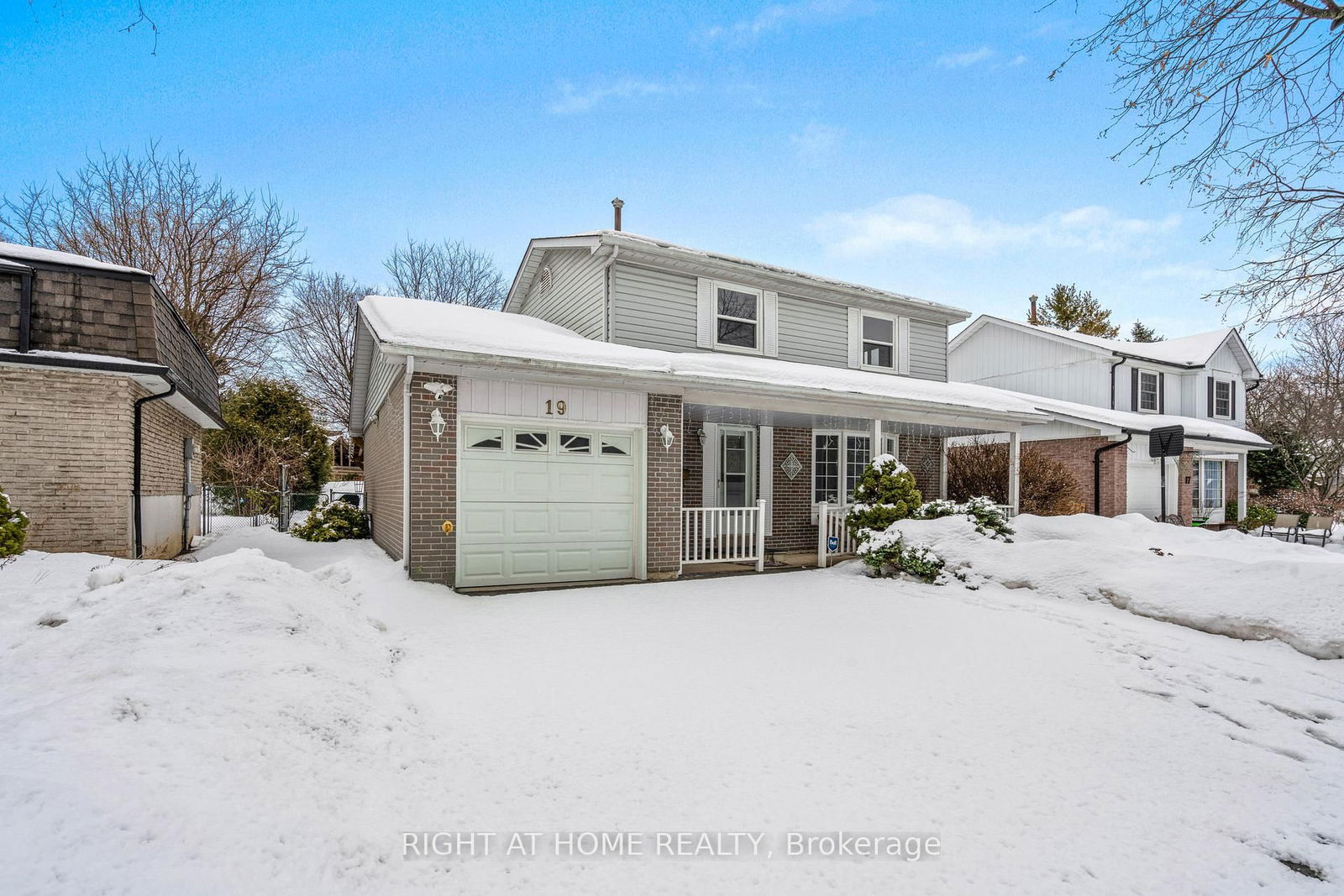 Detached House for sale at 19 Rathfon Crescent, Richmond Hill, North Richvale, L4C 5B6 - MLS: N12001627