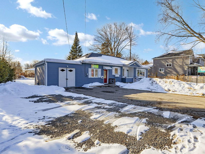 350 The Queensway S, Georgina, L4P 2B9 | Image 2