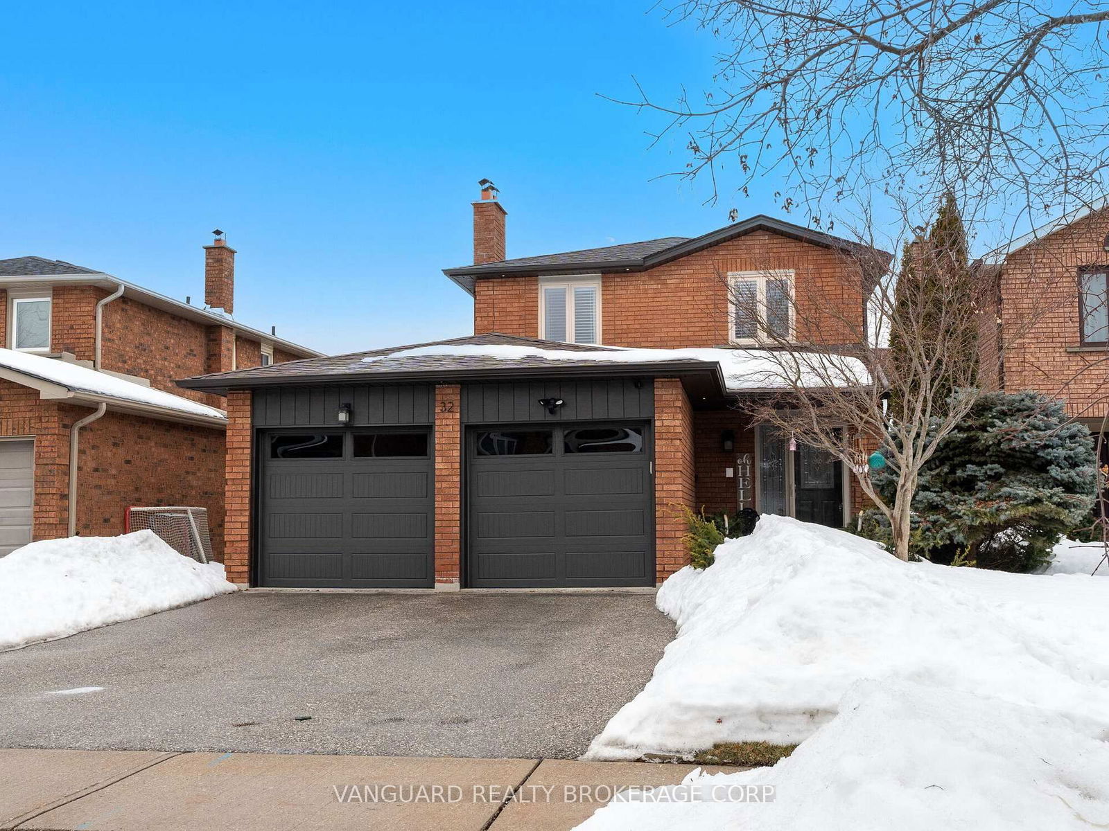 Detached House for sale at 32 Presidential Street, Vaughan, East Woodbridge, L4L 5H1 - MLS: N12001912