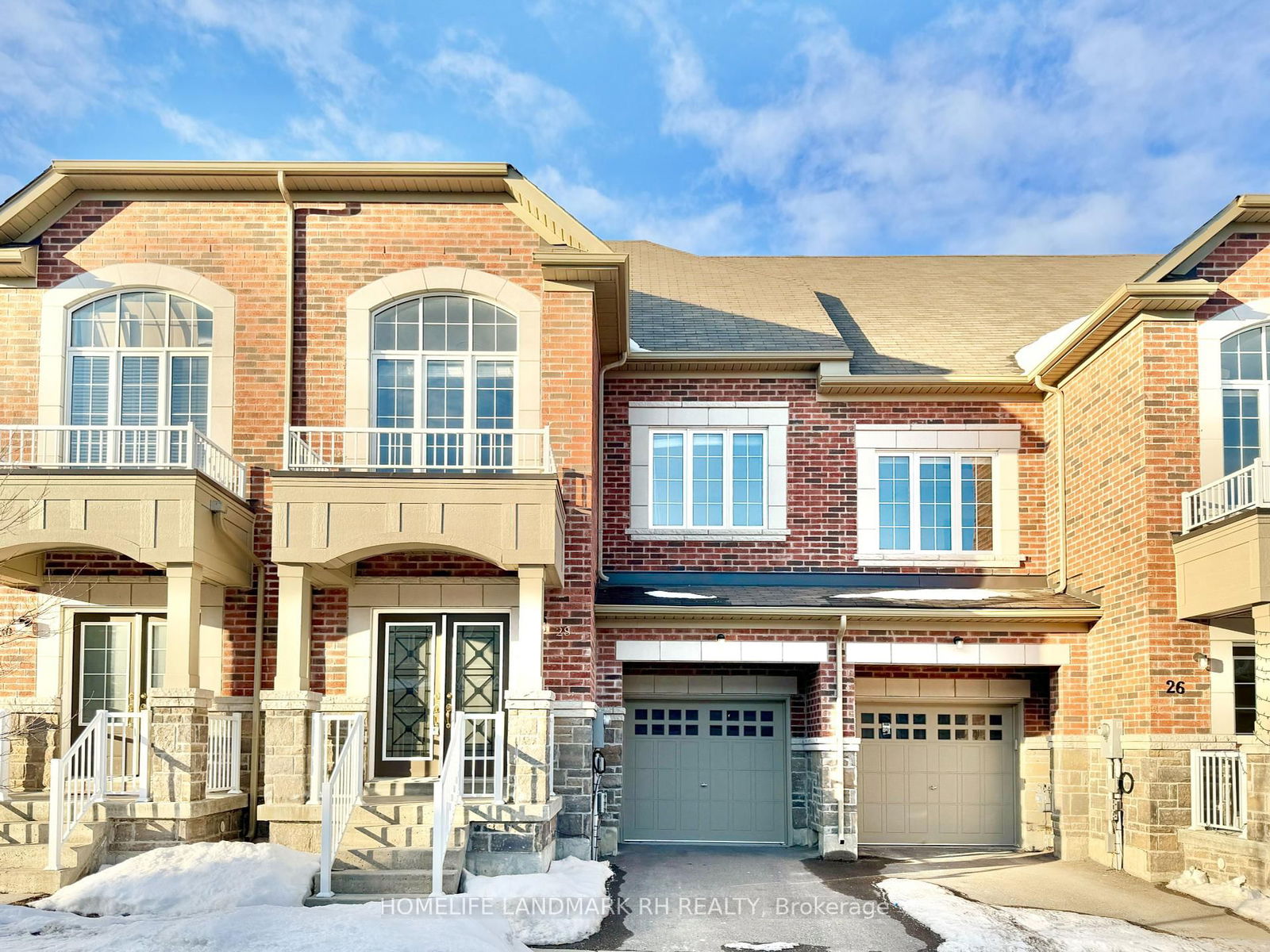 Townhouse sold at 28 Ness Drive, Richmond Hill, Rural Richmond Hill, L4S 0J8 - MLS: N12002283