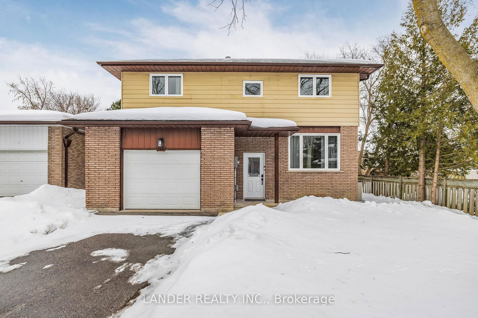 Building at 246 East Street, East Gwillimbury, Holland Landing