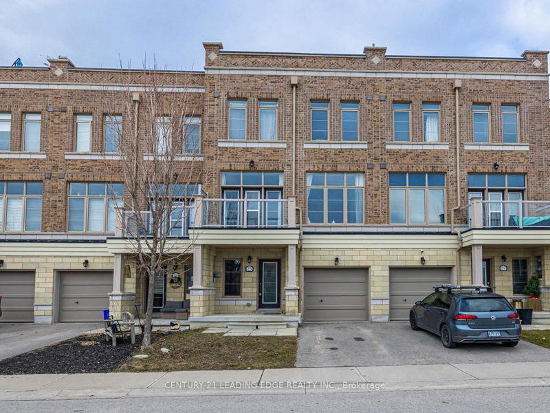 home for lease on 25 Cornerbank Crescent