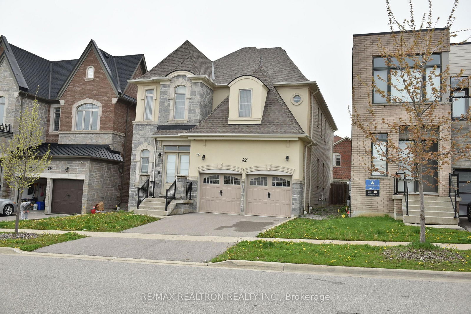 Detached House for sale at 42 Farrell Road, Vaughan, Patterson, L6A 4W7 - MLS: N12002673