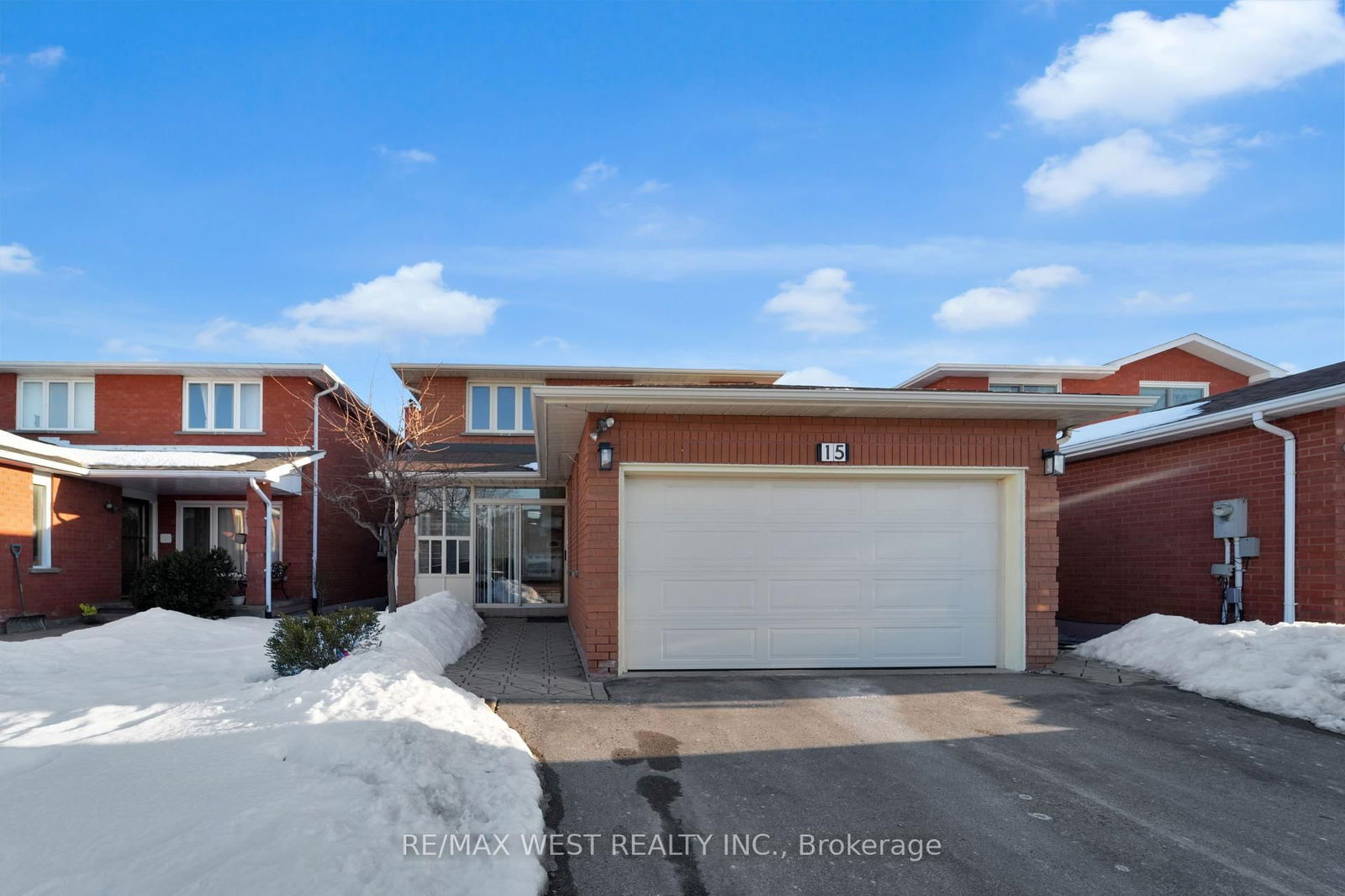 Detached House for sale at 15 Jackman Crescent, Vaughan, West Woodbridge, L4L 6P3 - MLS: N12002909