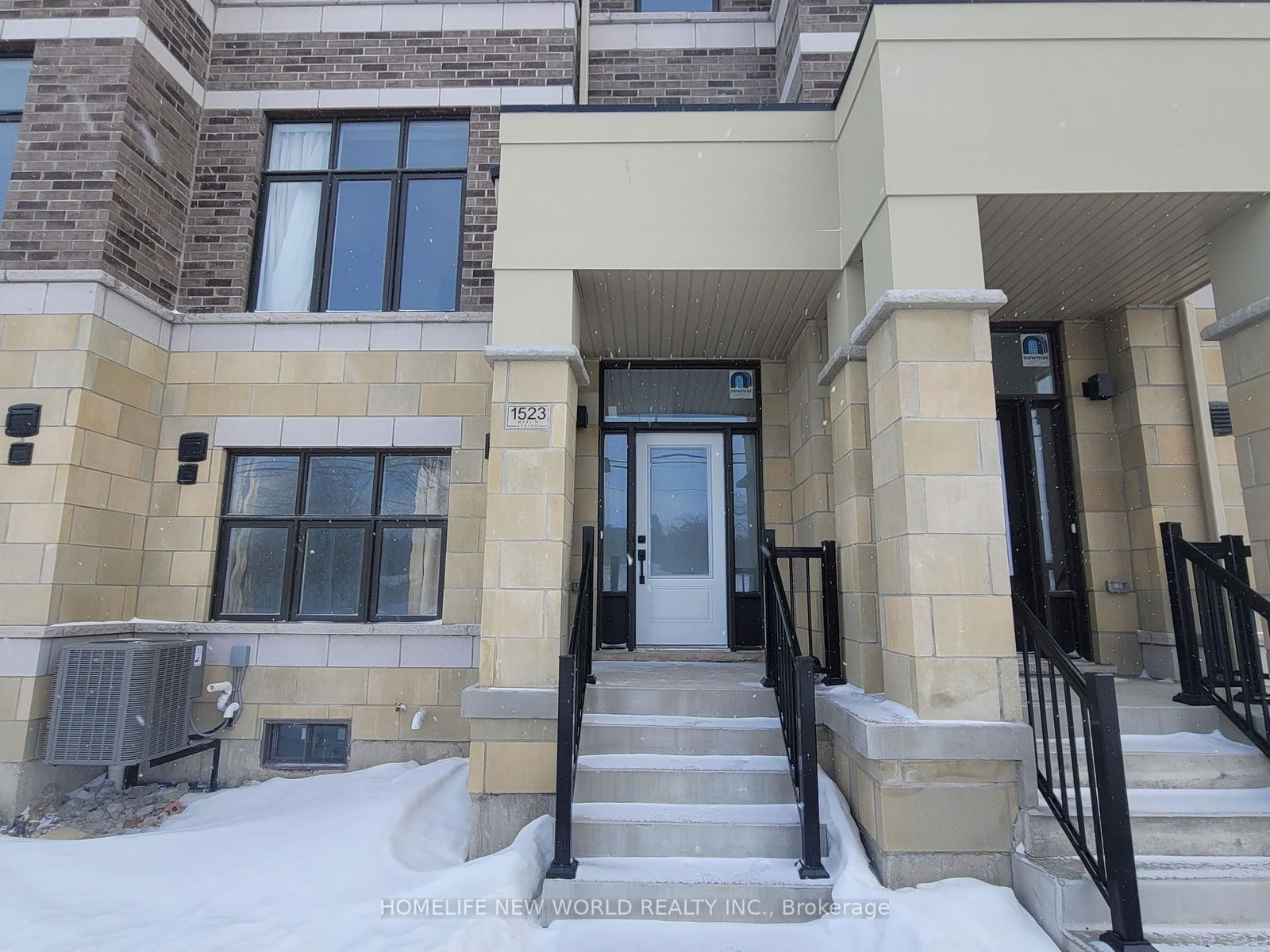 Townhouse for lease at 1523 19th Avenue, Richmond Hill, Rural Richmond Hill, L4S 0N9 - MLS: N12003481