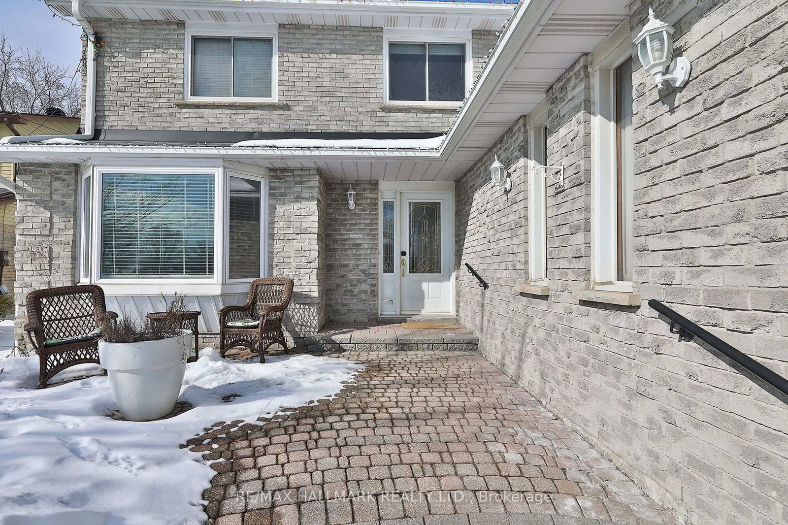 Detached House for sale at 34 Manning Crescent, Newmarket, Gorham-College Manor, L3Y 6H4 - MLS: N12003542