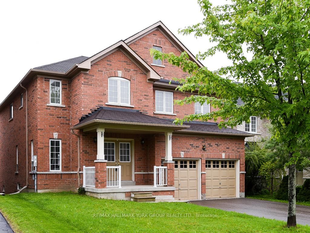 Detached House for sale at 92 Memorial Gardens Way, Newmarket, Woodland Hill, L3X 3A7 - MLS: N12003570