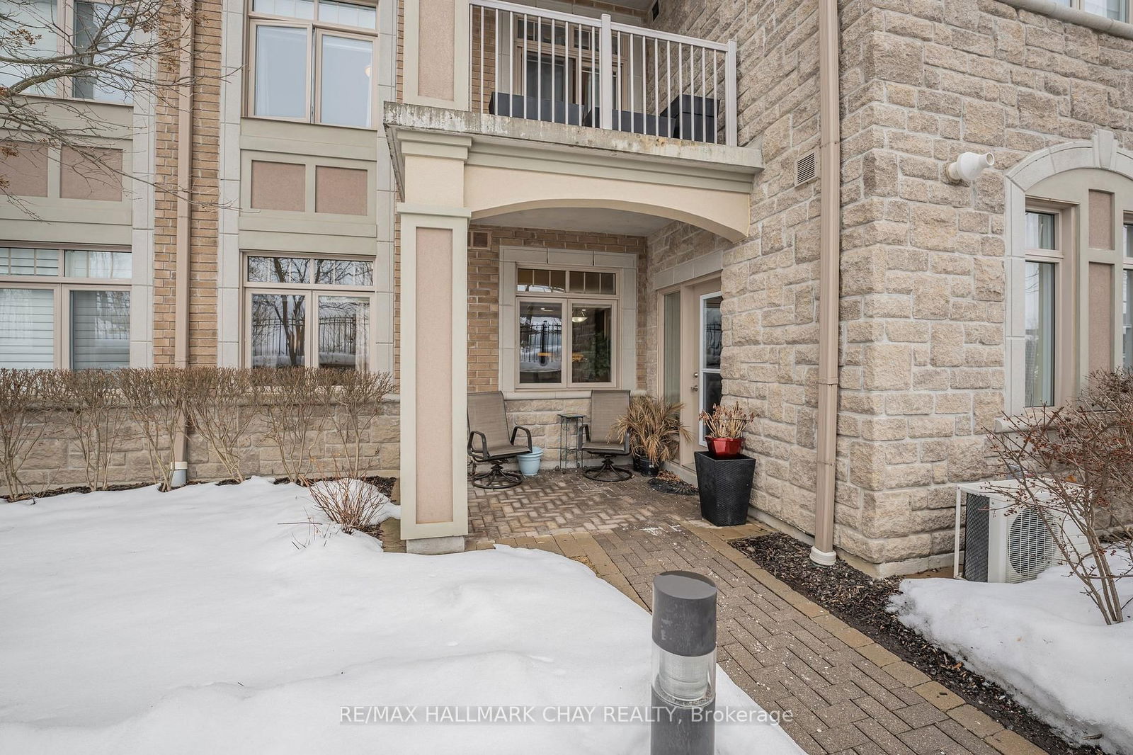 Condo for sale at 103-2 Briar Hill Heights, New Tecumseth, Rural New Tecumseth, L9R 2H6 - MLS: N12003602