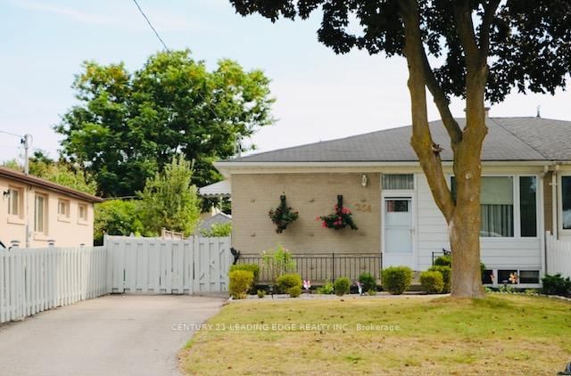 Semi-Detached House for sale at 254 Demaine Crescent, Richmond Hill, Crosby, L4C 2W5 - MLS: N12003754