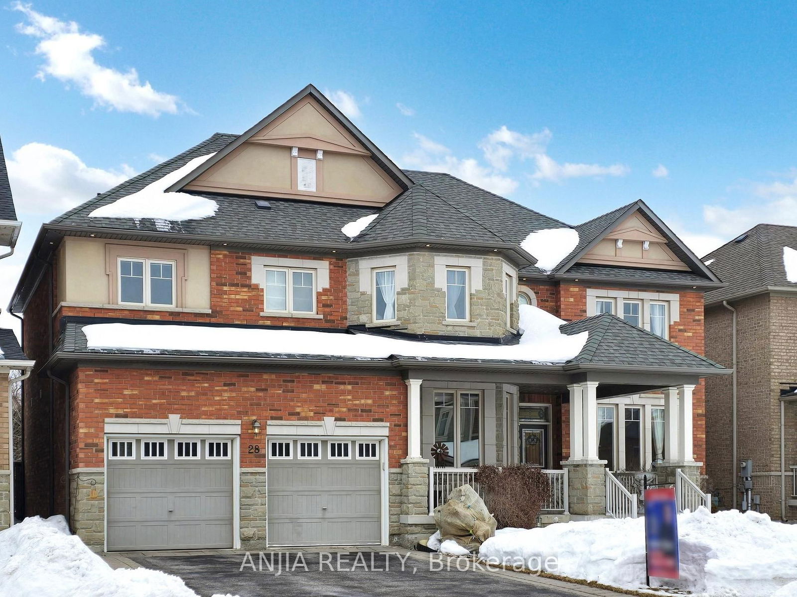 Detached House for sale at 28 Lake Forest Drive, Richmond Hill, Jefferson, L4E 0B2 - MLS: N12003757