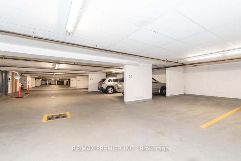 414 - 2506 RUTHERFORD Rd, Vaughan, L4K 5N4 | Image 2