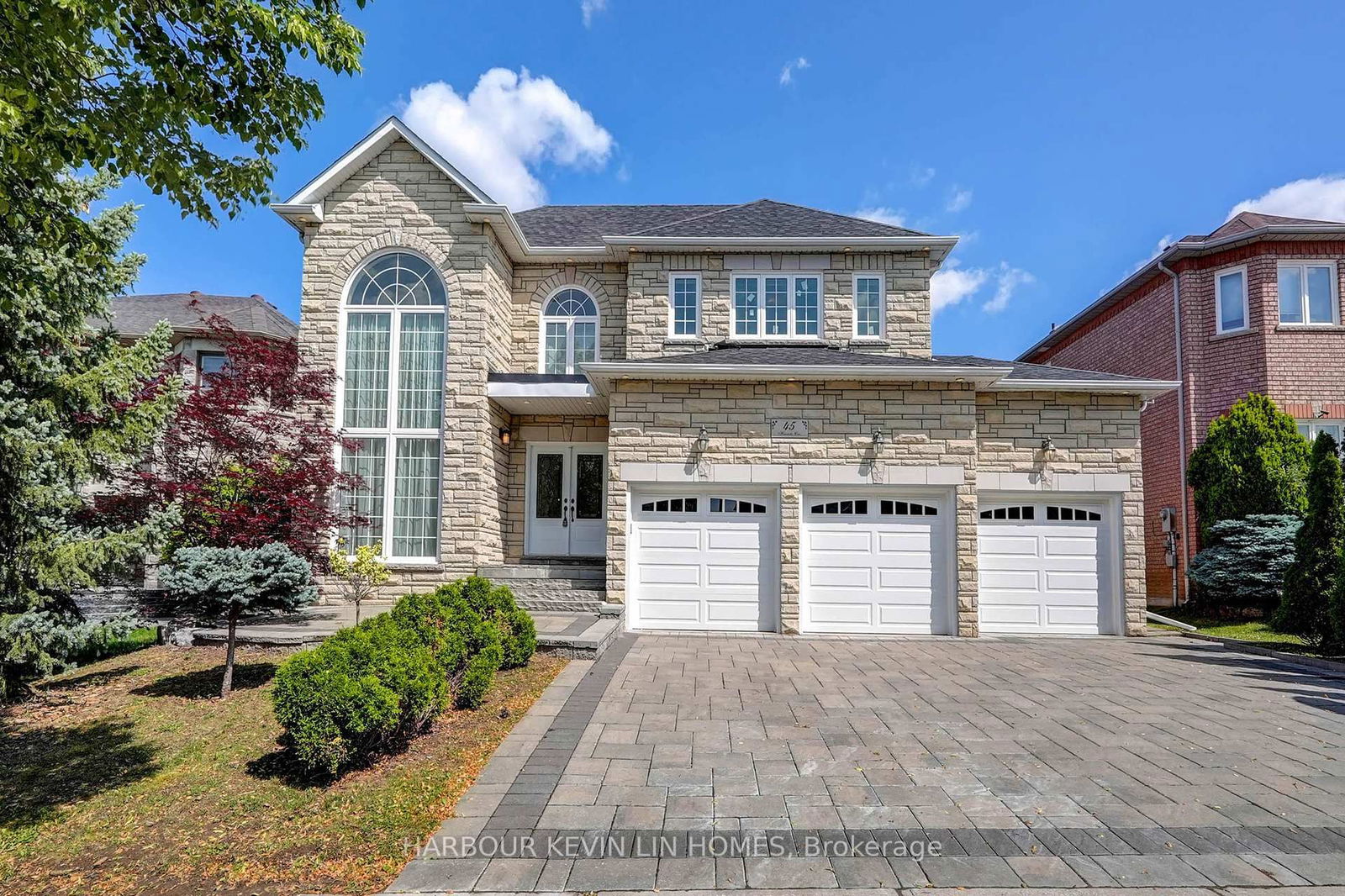 Building at 45 Henricks Crescent, Richmond Hill, Bayview Hill