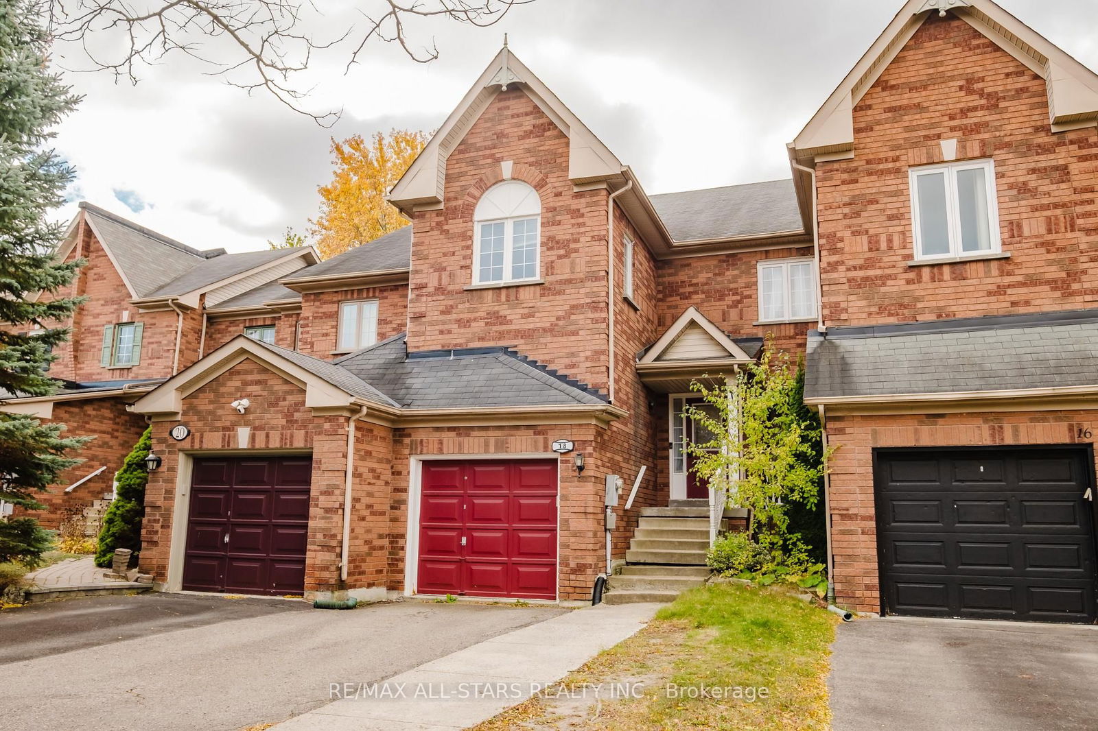 Townhouse for sale at 18 October Lane, Aurora, Aurora Grove, L4G 6Y1 - MLS: N12005182