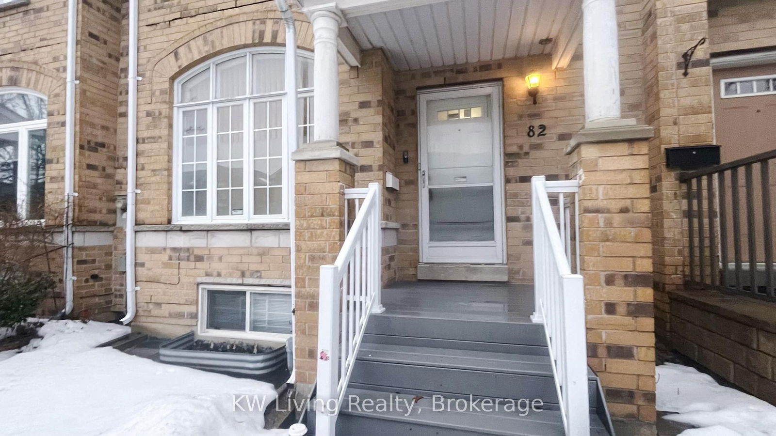 Townhouse for sale at 82 Bassett Avenue, Richmond Hill, Langstaff, L4B 4G1 - MLS: N12005338