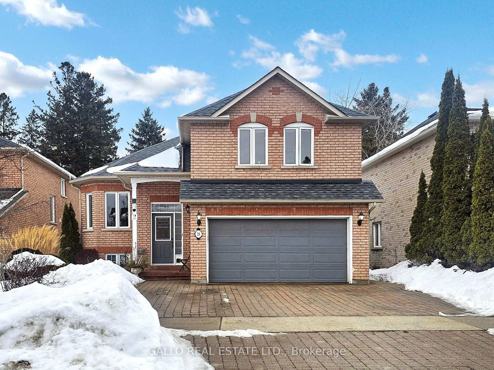 Detached House for sale at 28 Headwater Crescent, Richmond Hill, Oak Ridges Lake Wilcox, L4E 4G1 - MLS: N12005361