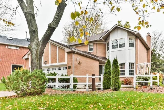 Detached House for lease at 11 Berkeley Court, Markham, Unionville, L3R 6M4 - MLS: N12005973