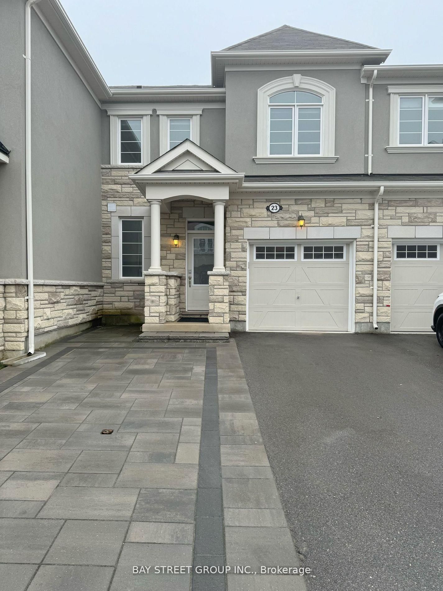 Townhouse leased at 23 Ness Drive, Richmond Hill, Rural Richmond Hill, L4S 0J8 - MLS: N12006093